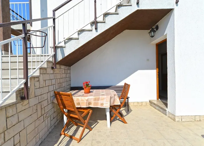 & Milka 1633 Guest house 3*